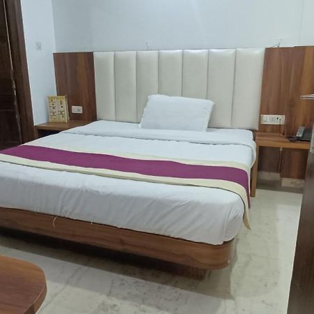 Hotel A10 New Delhi Extérieur photo